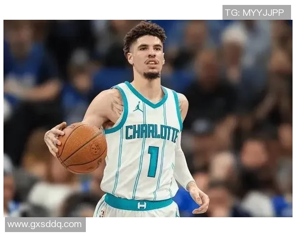 这是俩新秀？堪比超巨对轰！弗拉格49+10，难耐4号秀8记三分+绝杀